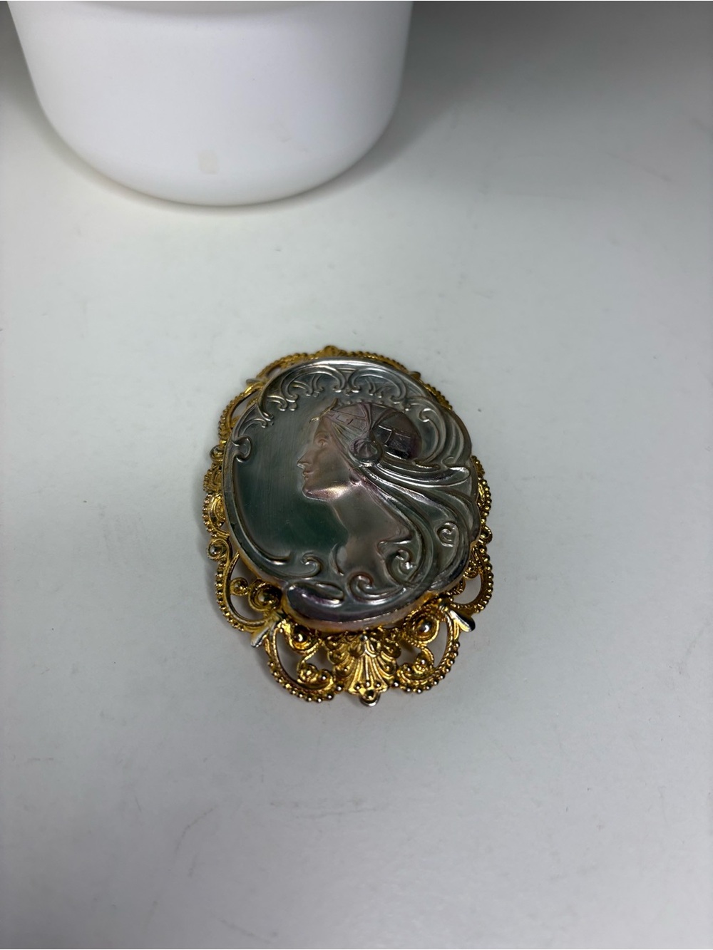 Vintage Art Nouveau Revival Gold Tone Filigree Cameo Brooch Pin Pearlescent Lady
